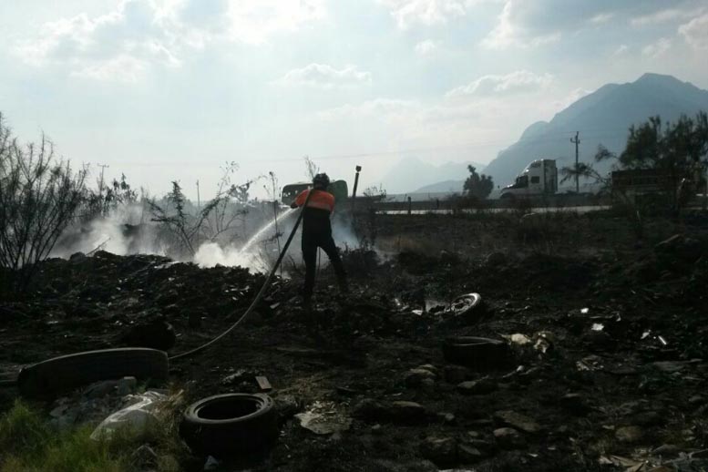 Bomberos y Protección Civil sofocaron los siniestros. 