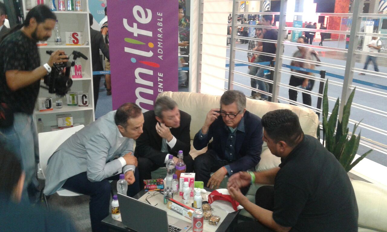 Jorge Vergara estuvo en compañía del Director Comercial de Omnilife, Javier Fajardo y el CEO de Grupo Omnilife Chivas, José Luis Higuera