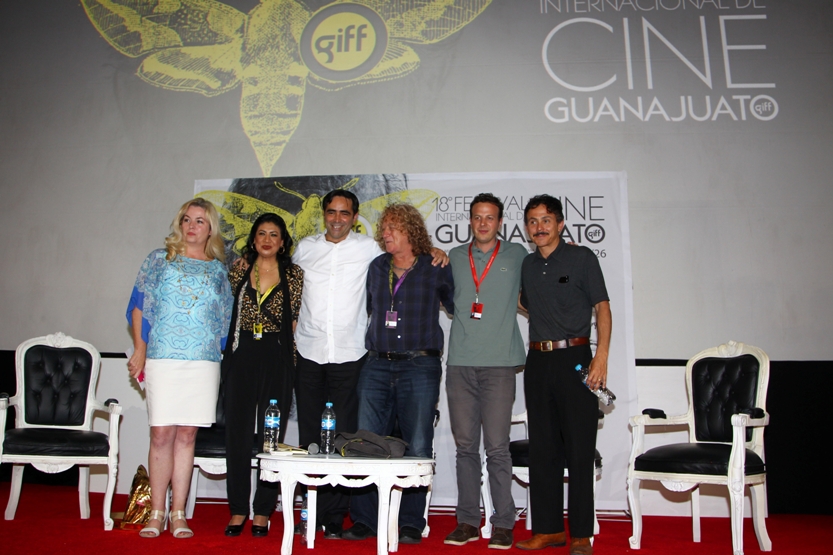 Los cineastas Amat Escalante, Gerardo Naranjo, Luis Mandoki y Carlos Bolados llevaron a la mesa de debate su trabajo cinematográfico.
