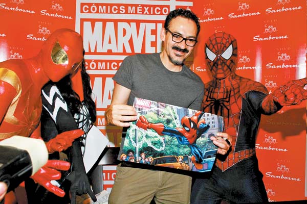 El dibujante se mostró sorprendido con la cantidad de fans que reunió. 