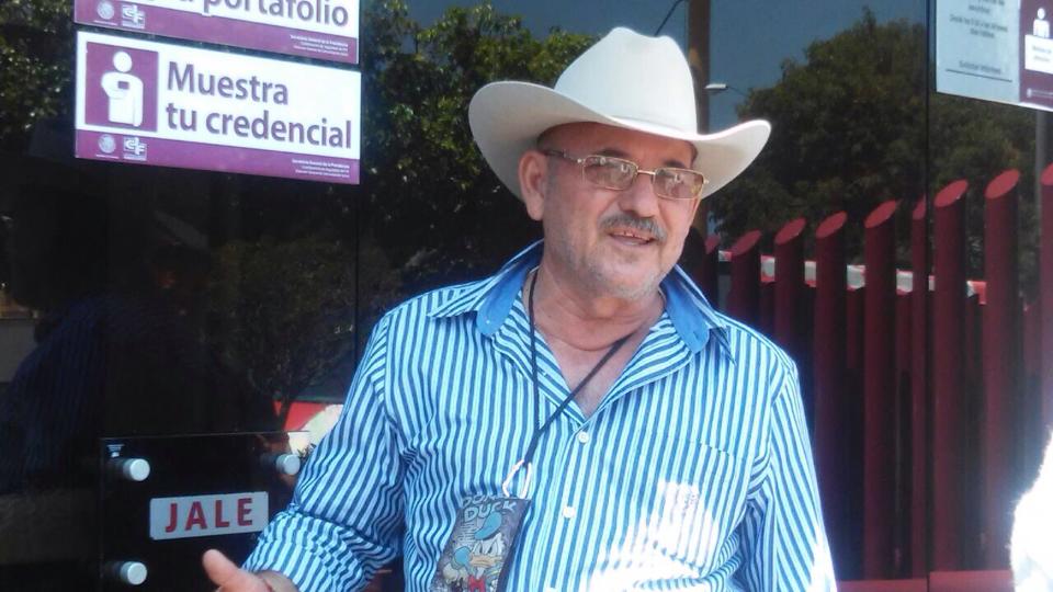 Hipólito Mora.