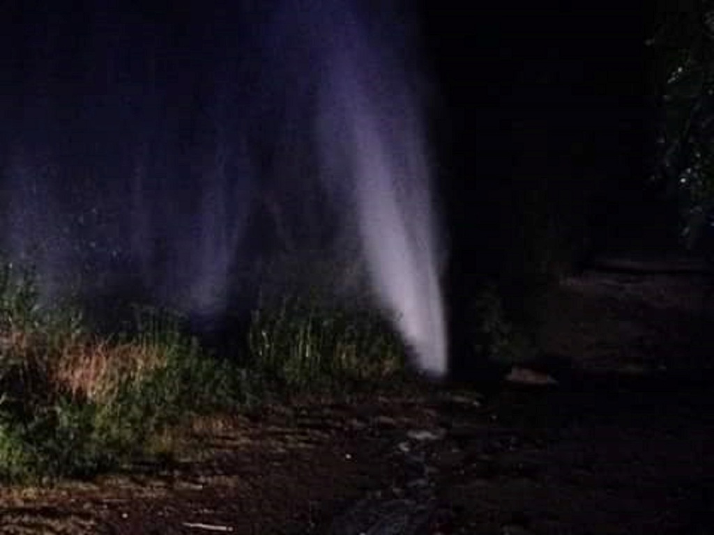 En recorridos de seguridad y vigilancia agentes policiacos detectaron el derrame en una zona despoblada de la comunidad Pedro María Anaya, de Tepetitl
