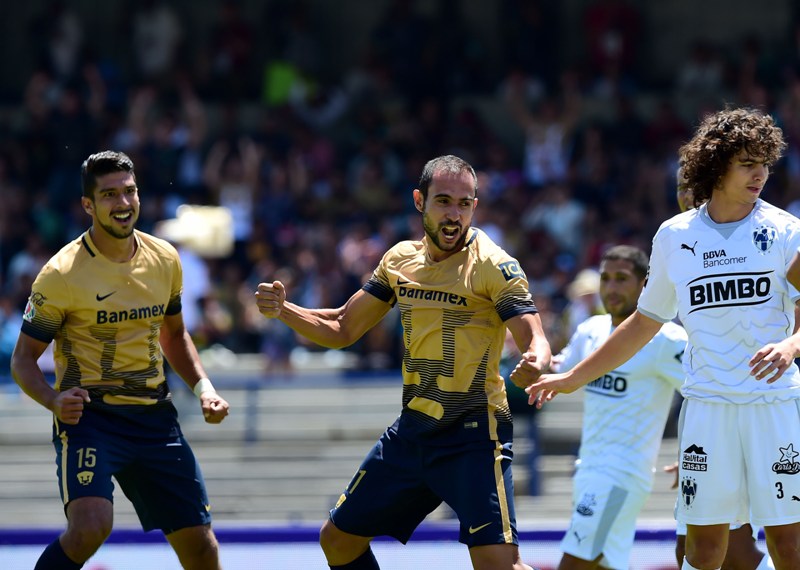 Alejandro Castro celebra su gol 