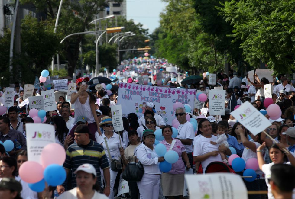 Marchan por los niños, en contra de matrimonios homosexuales