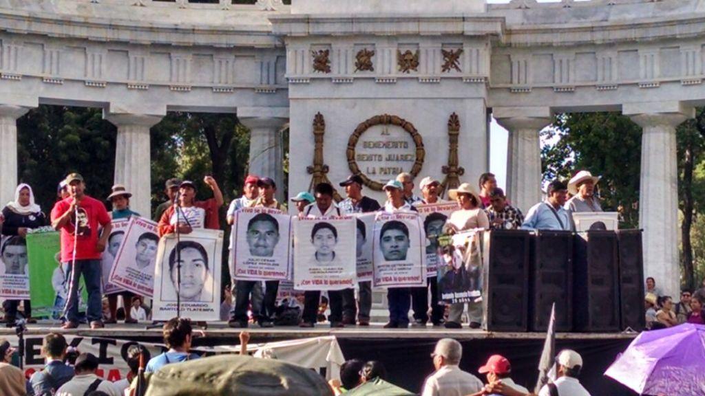 Los padres de los 43 normalistas advirtieron que no descansarán hasta encontrar con vida a sus hijos.