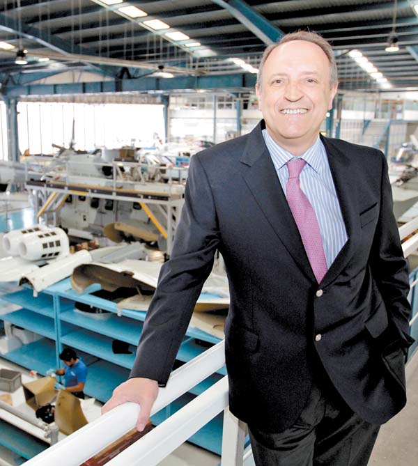 Francisco Navarro, director general del fabricante aeroespacial en México.