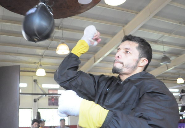 Jhonny González en entrenamiento 