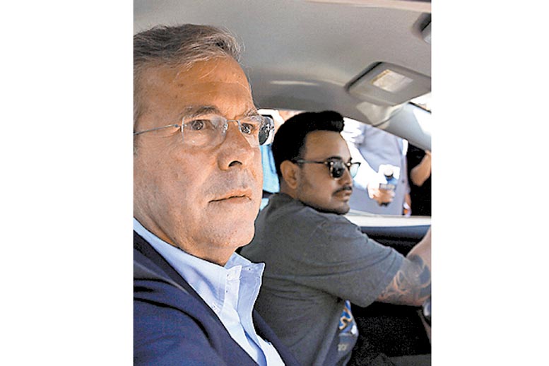 Jeb Bush y el chofer Jay Salazar.