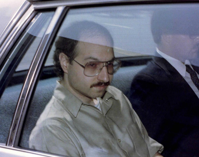 Jonathan Pollard, tras conocer la sentencia hace treinta años, en una foto de archivo
