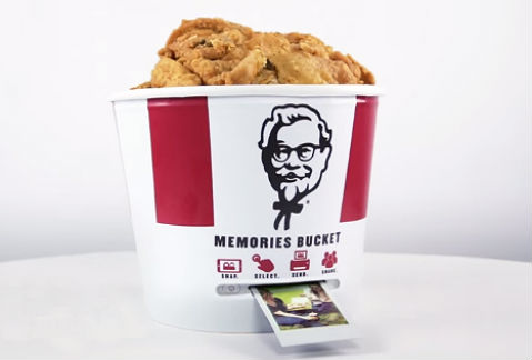 La cubeta tiene una impresora Bluetooth integrada. 