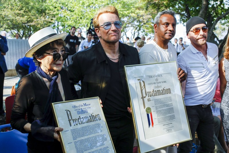 Yoko Ono y U2. 