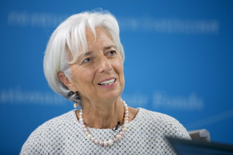 Christine Lagarde, directora general del Fondo Monetario Internacional, estima "inevitable" la reestructuración de la deuda griega
