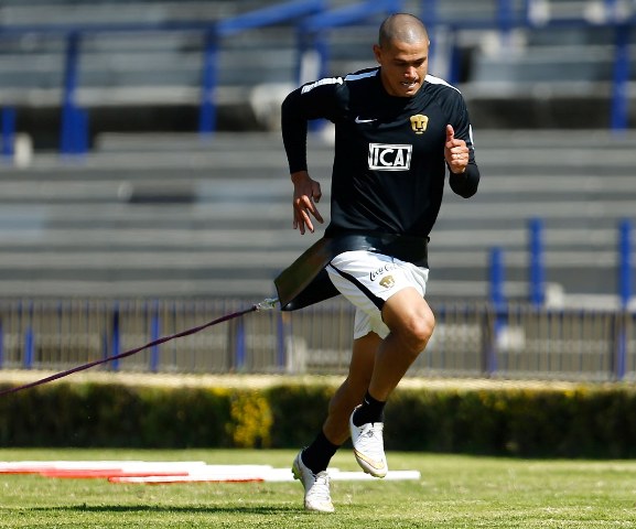 Darío Verón, zaguero de Pumas