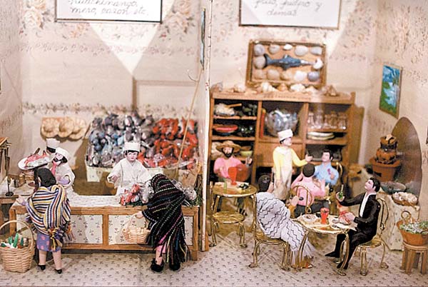Son exhibidas 47 maquetas de Teresa Nava.