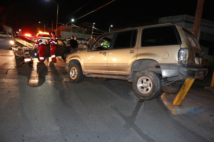 Accidente en Avenida Allende y calle Comonfort de Torreón.