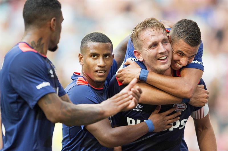 Luuk de Jong anotó gol en la Supercopa de Holanda