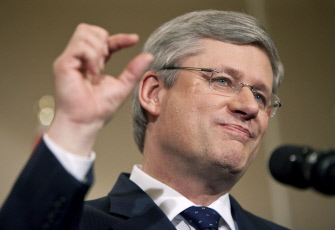 El primer ministro Stephen Harper, en una conferencia de prensa el 3 de mayo de 2011, en Calgary, provincia de Alberta