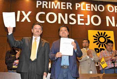Carlos Navarrete y Héctor Bautista asumieron la presidencia y la secretaría general del partido, respectivamente, en octubre de 2014.