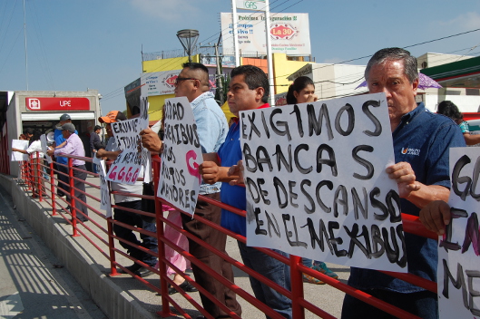 Los adultos mayores piden que el Mexibús sea gratis para ellos.