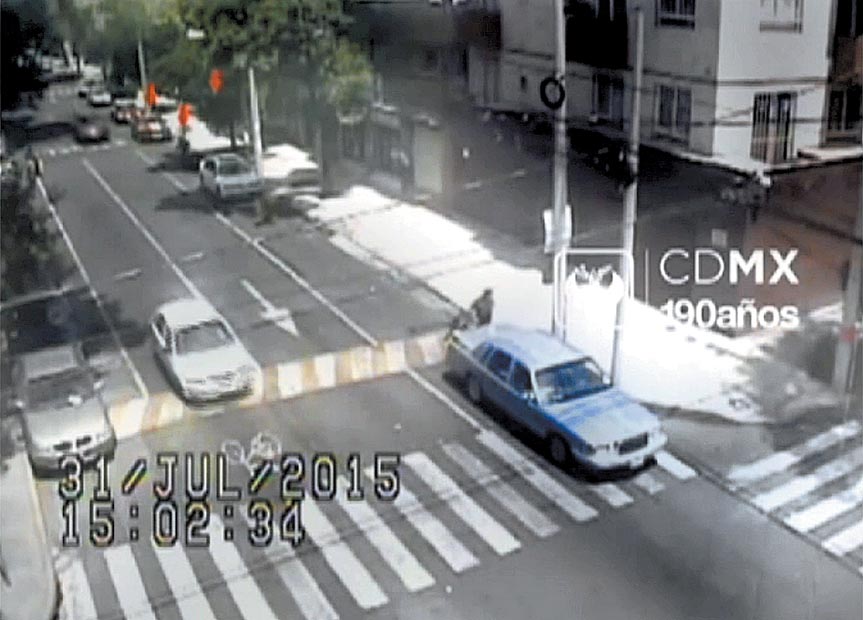 Parte del video en el que se señala el trayecto que siguieron los tres presuntos homicidas. 