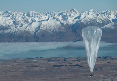 Los globos crean una red que permite la conexión a internet. 