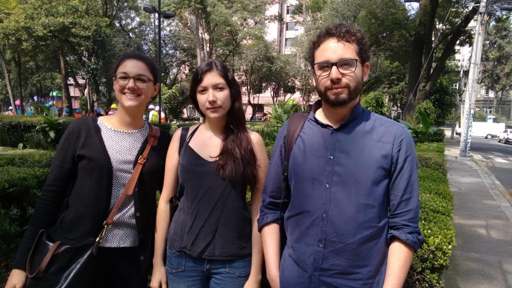 Isabel Zapata, Jazmina Barrera y César Tejeda, tres de los cinco fundadores de Editorial Antílope. 