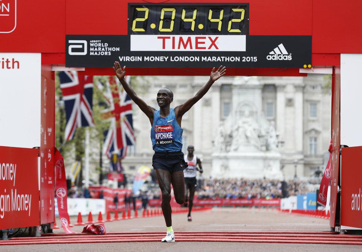 Kipchoge, ganador del Maratón de Londres 2015 