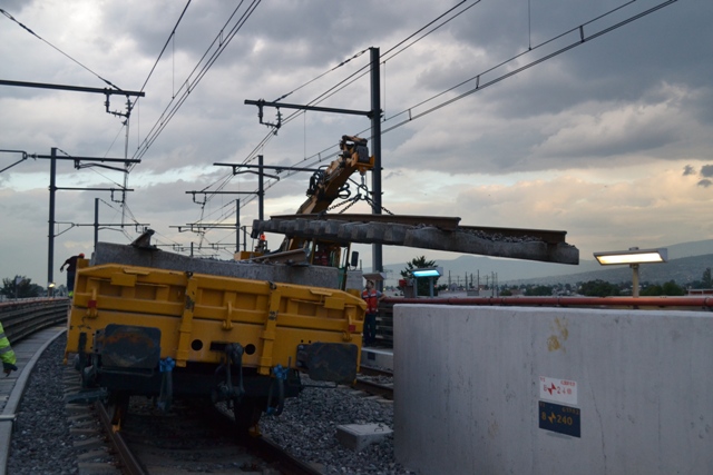 La última semana de agosto concluirá la instalación de la nueva vía en la Línea 12 del Metro, así lo informó la Secretaría de Obras y Servicios del DF