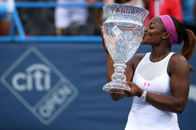 Sloane Stephens con su trofeo 
