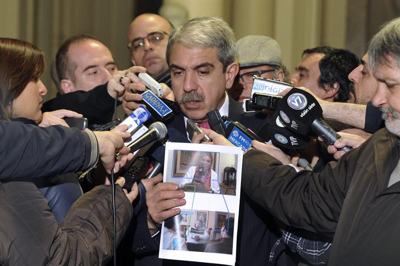 El jefe de Gabinete argentino, Aníbal Fernández, vencedor en las primarias, fue involucrado con narcotraficantes mexicanos en la campaña 