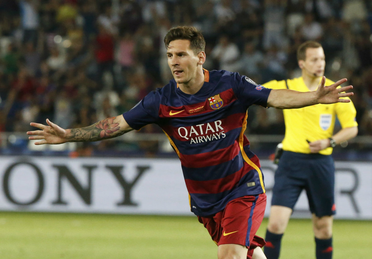 Messi festejando su gol en la Supercopa de Europa 