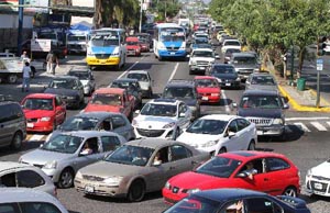 La alta motorización en la ciudad es el eje en el que se basa el nuevo modelo de verificación vehicular. 
