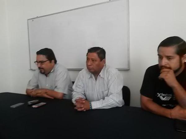 El Frente Magisterial considera que dicha postura equivale a un "castigo" a los maestros y cuestionan dicho interés