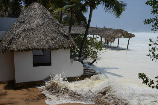 Oaxaca es de los estados más afectados por mar de fondo. 