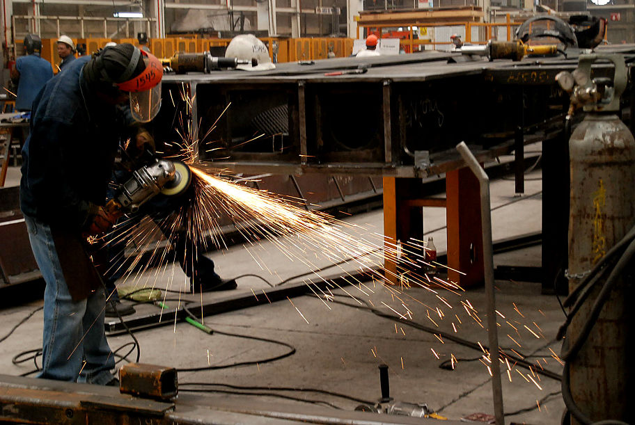 Las empresas laguneras reciben reconocimiento por medio de contratos.