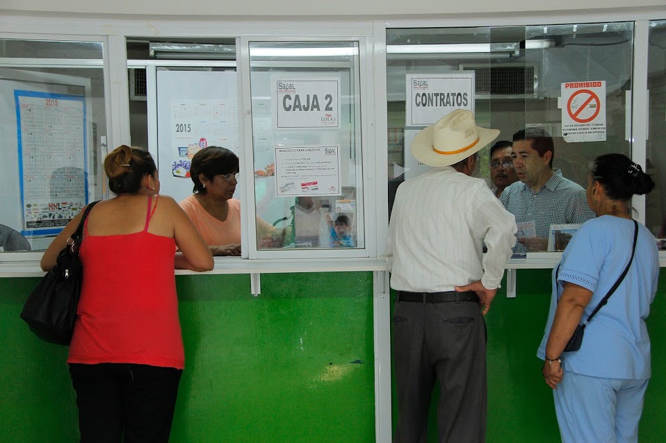 El alcalde Luis de Villa Barrera manifestó que mientras tanto los servicios de atención a los problemas de drenaje en las colonias no se han detenido.