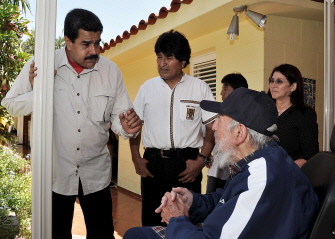 Fidel Castro (d), ayer, en el día de su 89 cumpleaños, con Evo Morales (c) y Nicolás Maduro (i), en La Habana
