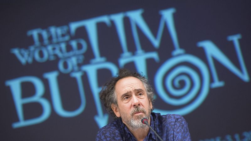Tim Burton durante la presentación de su exposición en Alemania. 