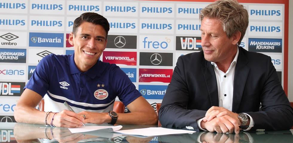 Héctor Moreno ya firmó 