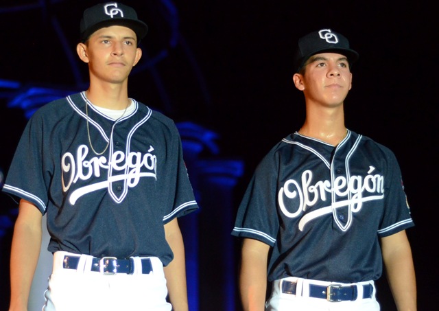 Yaquis, presentó sus nuevos uniformes
