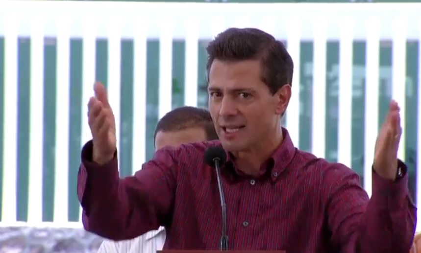 El presidente Enrique Peña Nieto en Apatzingán.