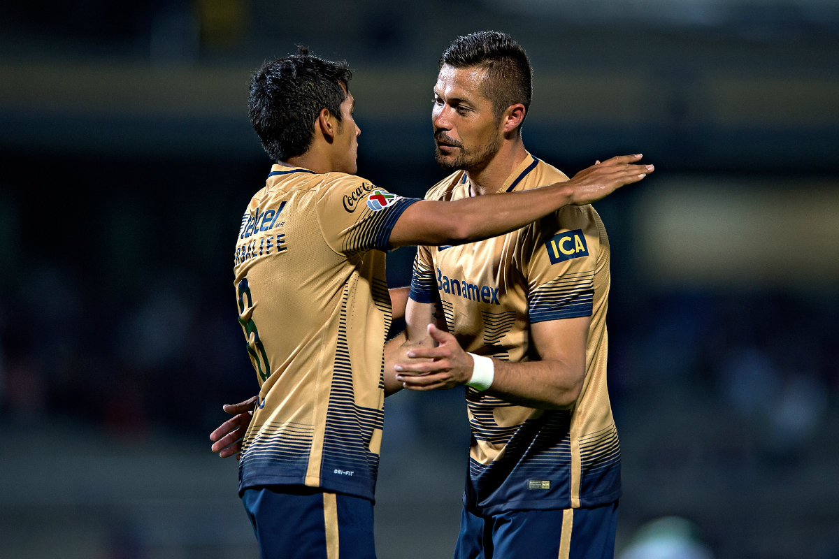 Torales celebra con Dante su anotación 
