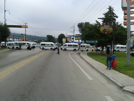 Transportistas de San Cristóbal acusan a la Secretaría del Transporte de Chiapas de incumplir el compromiso de aplicar la ley y evitar la proliferació