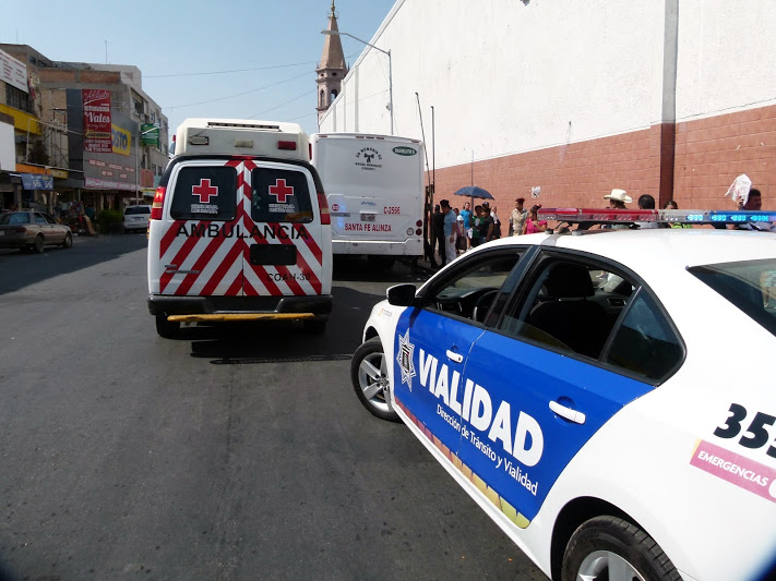 Accidente ocurrido en Ramos Arizpe casi esquina con avenida Hidalgo.
