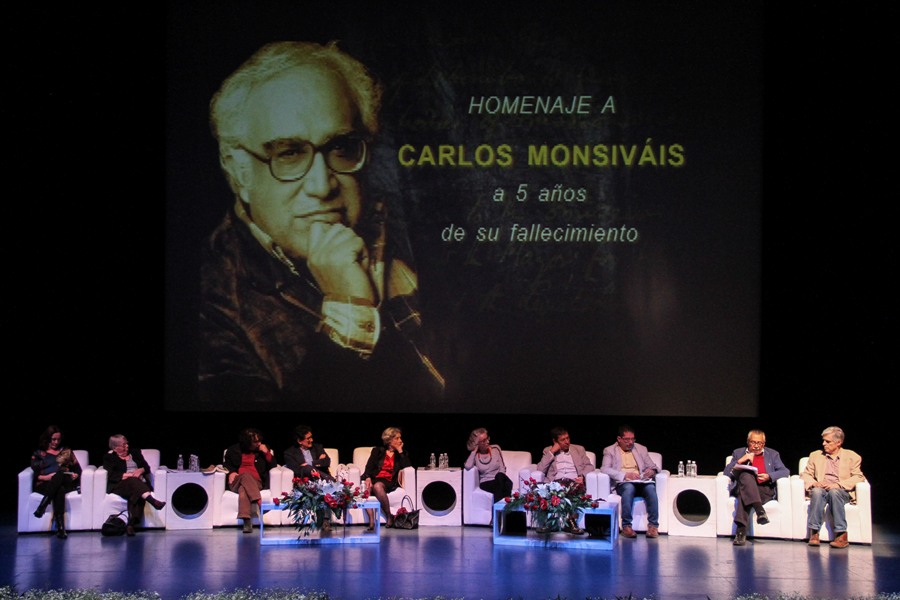 Fabricio Mejía, Alejandro Brito, Elena Poniatowska y Marta Lamas, durante el Homenaje a Carlos Monsiváis en el Centro Cultural Universitario de la UNA
