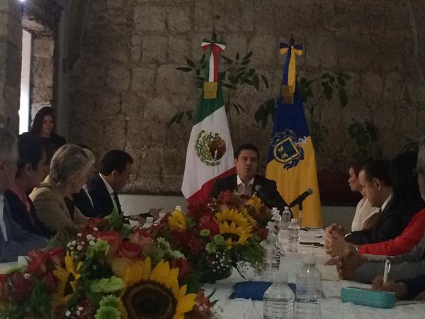 El gobernador instruyó la integración de una comisión para analizar la creación de Alerta de Género en Jalisco