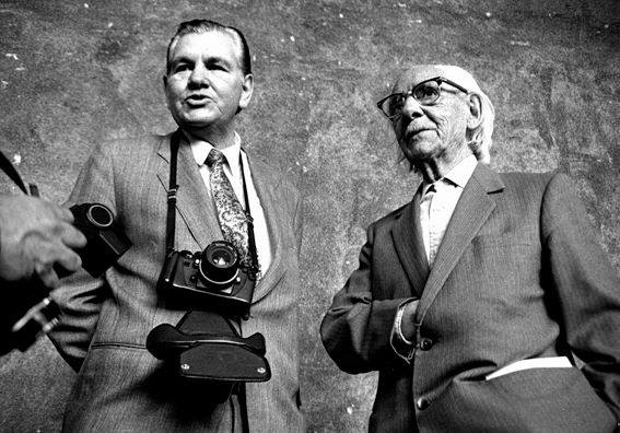 Héctor García (i) y Manuel Álvarez Bravo (d), dos de los fotógrafos más importantes de México.