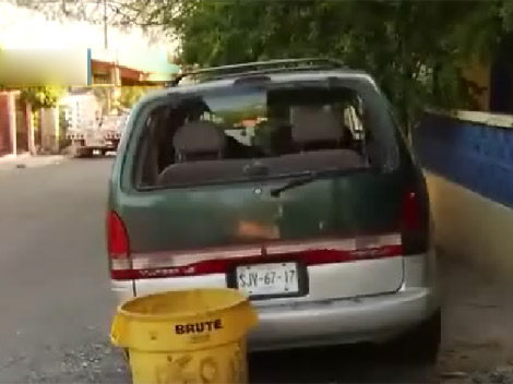 Autos dañados por pandilleros en Santa Catarina. 