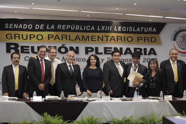 Bancada del PRD ratificó por unanimidad a Miguel Barbosa como su coordinador en el Senado.