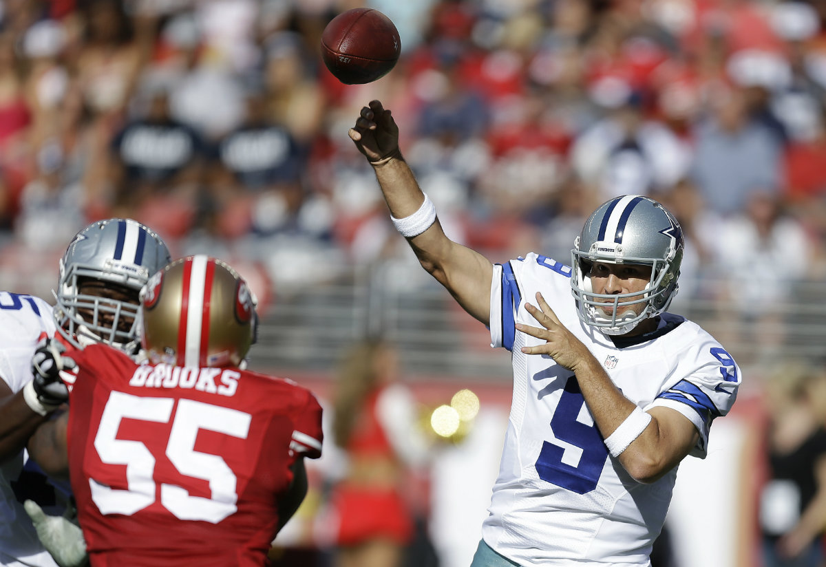 El quarterback Tony Romo